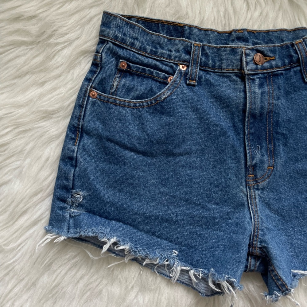 Vintage 90s Dark Wash Jordache High-Waisted Denim Cut-Off Jean Shorts - Picture 6 of 12